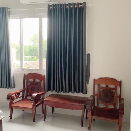 Phong Lan Guesthouse Чау Док Екстериор снимка