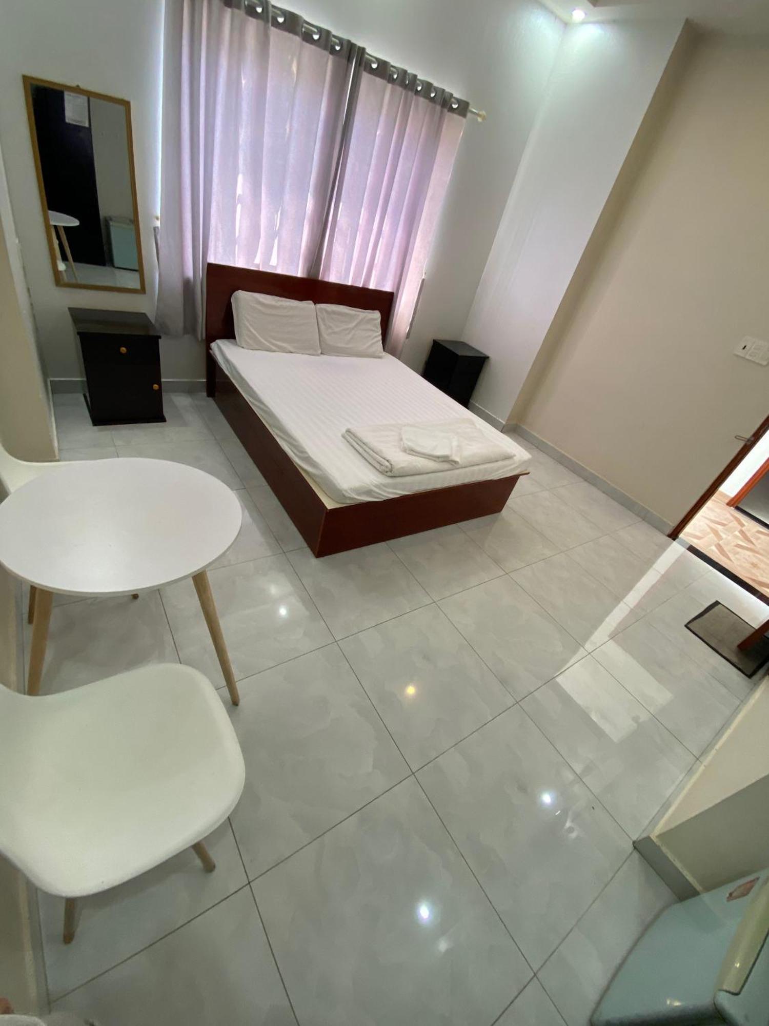 Phong Lan Guesthouse Чау Док Екстериор снимка