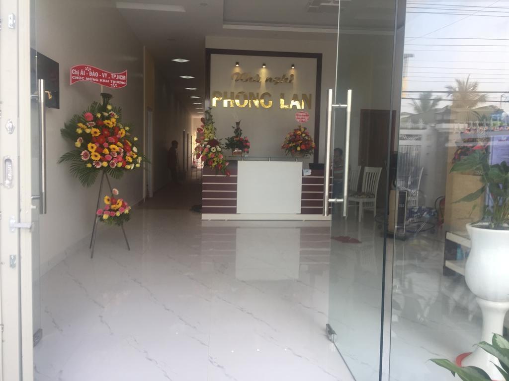 Phong Lan Guesthouse Чау Док Екстериор снимка