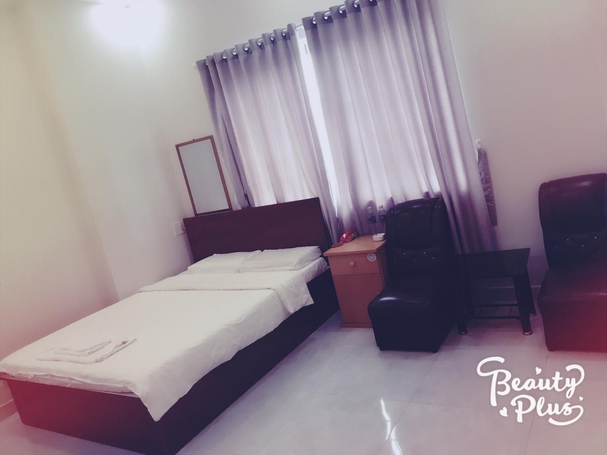 Phong Lan Guesthouse Чау Док Екстериор снимка